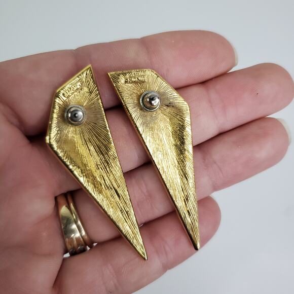 Vintage Monet Signed Long Cream/Red Enamel Gold Trim Triangle Earrings Post - Picture 7 of 8